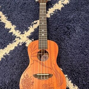 Luna Coral Solid Mahogany Concert Ukulele with Case & Method Book - NEW